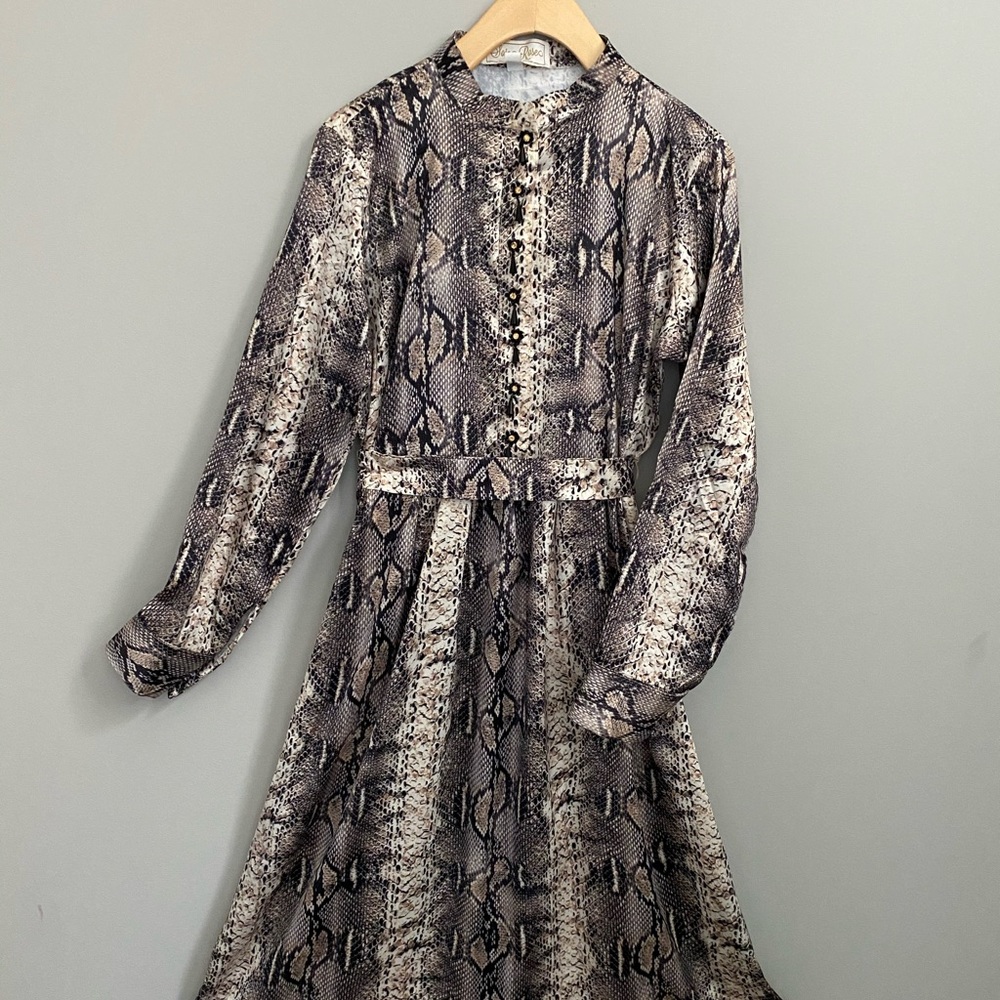 Snake print midi dress - Picture 2 of 11